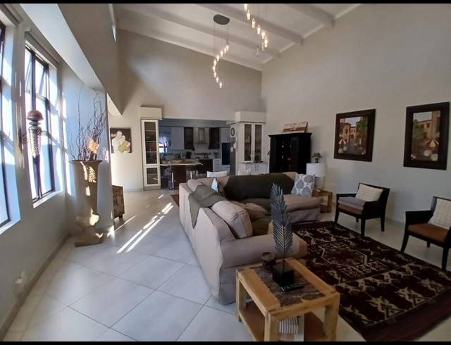 3 BEDROOM HOUSE FOR SALE IN RETIRE AT MIDSTREAM